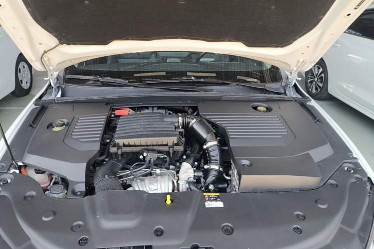 Used BYD Qin Pro New Energy 2019 DM Super Edition 1.5TI Automatic Smart Connect X-Trail Model China VI Standard Engine Bay