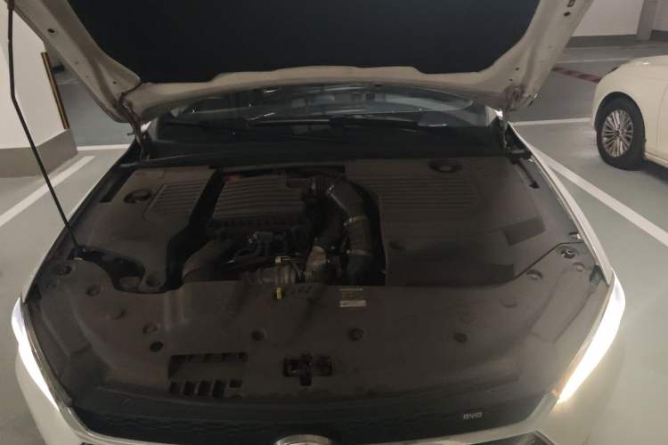 Used BYD Qin Pro New Energy 2019 DM Super Edition 1.5TI Automatic Smart Connect X-Trail Model China VI Standard Engine Bay