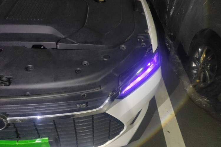 Used BYD Qin Pro New Energy 2019 EV Super Edition High-Power Smart Connect & Premium Model Engine Bay Left