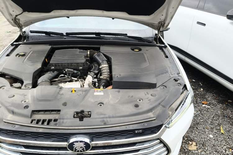 Used BYD Qin Pro New Energy 2019 DM Super Edition 1.5TI Automatic Smart Connect X-Trail Model China VI Standard Engine Bay Left