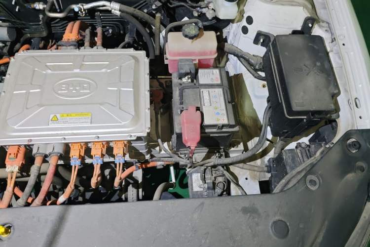 Used BYD Qin Pro New Energy 2019 EV Super Edition Standard Version Smart Connect Leading Style Engine Bay Left