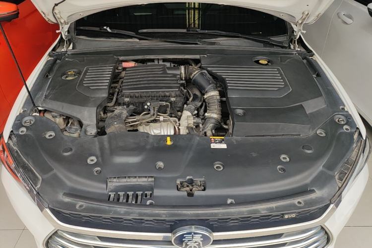 Used BYD Qin Pro New Energy 2019 DM Super Edition 1.5TI Automatic Smart Connect X-Trail Model China VI Standard Engine Bay