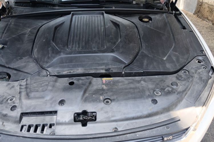 Used BYD Qin Pro New Energy 2019 EV Super Edition High-Power Long-Range Smart-Connected Cutting-Edge Model Engine Bay