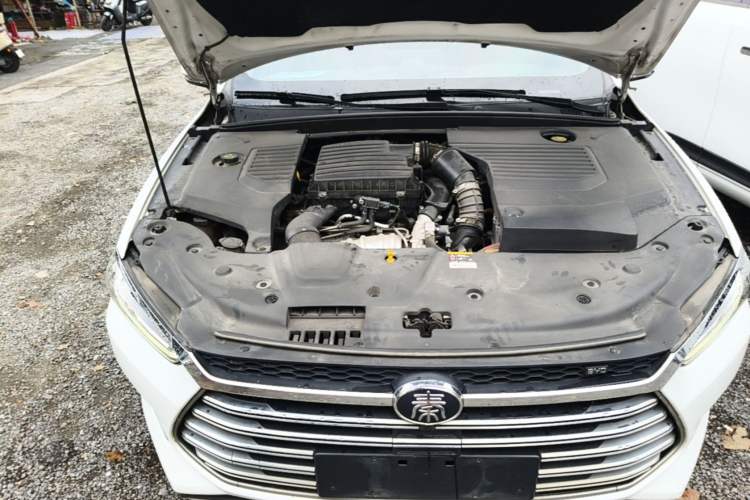 Used BYD Qin Pro New Energy 2019 DM Super Edition 1.5TI Automatic Smart Connect X-Trail Model China VI Standard Engine Bay Right