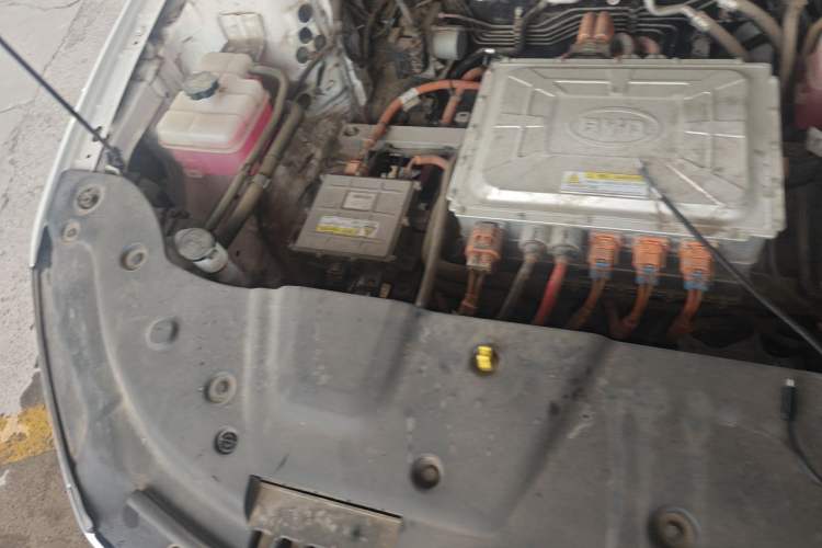 Used BYD Qin Pro New Energy 2019 EV Super Edition Standard Version Smart Connect Leading Style Engine Bay Right