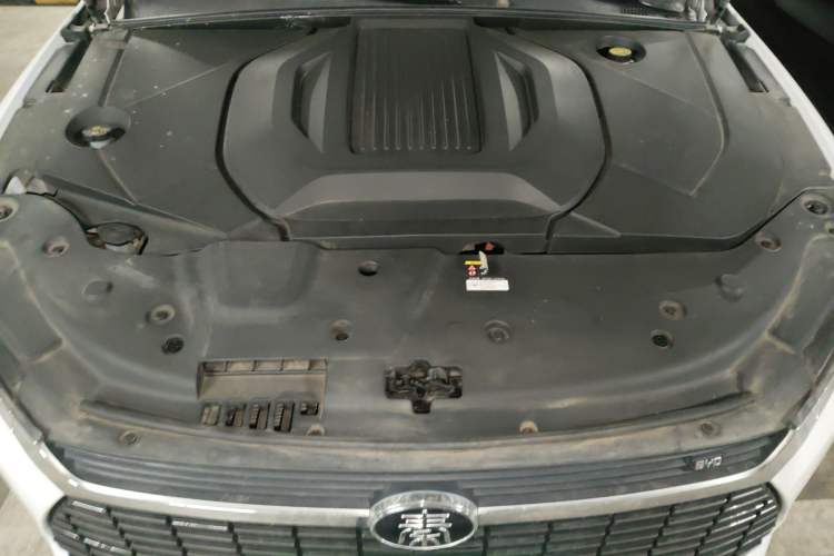 Used BYD Qin Pro New Energy 2019 EV Super Edition High-Power Long-Range Smart-Connected Cutting-Edge Model Engine Bay