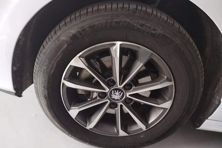 Used BYD Qin Pro New Energy 2019 DM Super Edition 1.5TI Automatic Smart Connect X-Trail Model China VI Standard Exterior 4