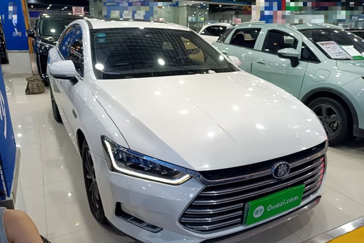 Used BYD Qin Pro New Energy 2019 DM Super Edition 1.5TI Automatic Smart Connect X-Trail Model China VI Standard Front Right 45 Deg
