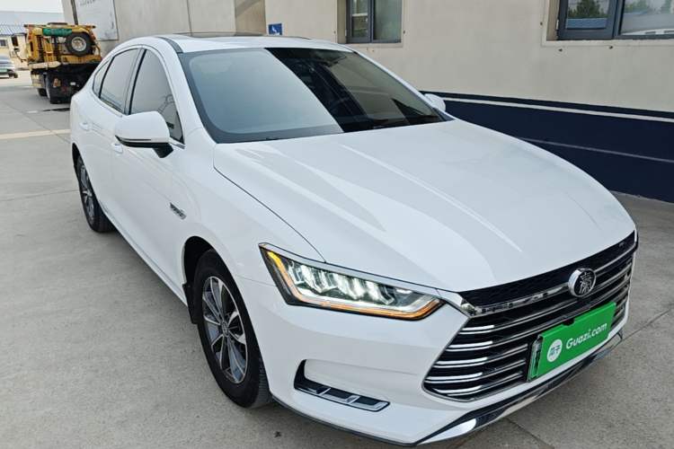 Used BYD Qin Pro New Energy 2019 DM Super Edition 1.5TI Automatic Smart Connect X-Trail Model China VI Standard Front Right 45 Deg