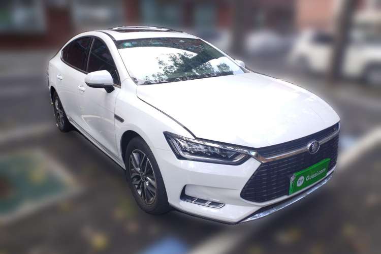Used BYD Qin Pro New Energy 2019 EV Super Edition Standard Version Smart Connect Leading Style Front Right 45 Deg