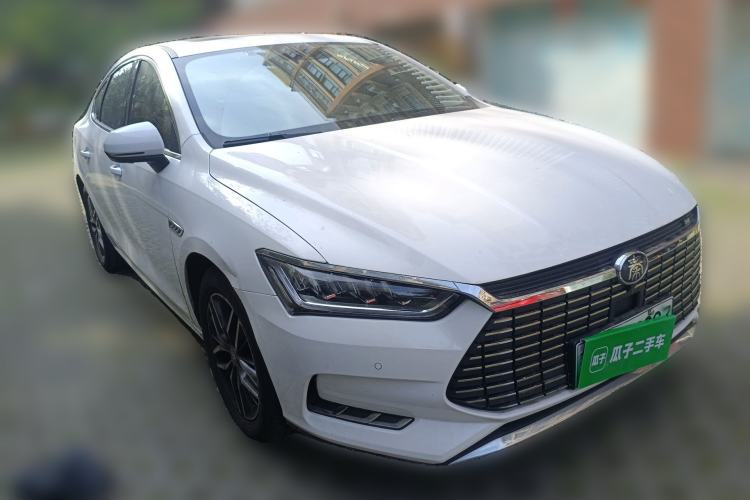 Used BYD Qin Pro New Energy 2019 EV Super Edition High-Power Long-Range Smart-Connected Cutting-Edge Model Front Right 45 Deg