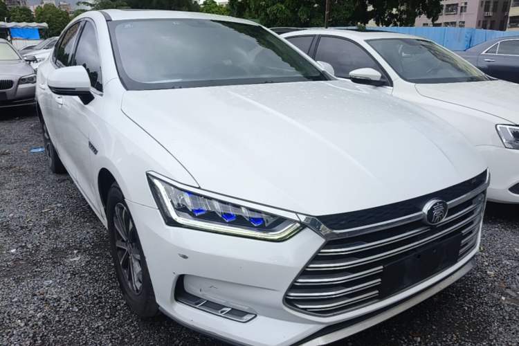 Used BYD Qin Pro New Energy 2019 DM Super Edition 1.5TI Automatic Smart Connect X-Trail Model China VI Standard Front Right 45 Deg