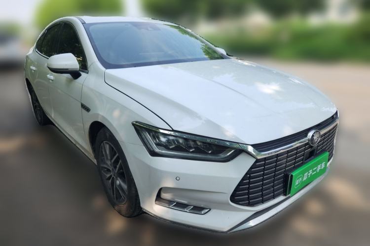 Used BYD Qin Pro New Energy 2019 EV Super Edition High-Power Long-Range Smart-Connected Cutting-Edge Model Front Right 45 Deg