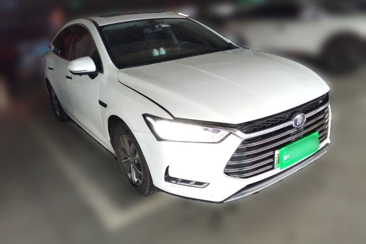 Used BYD Qin Pro New Energy 2019 DM Super Edition 1.5TI Automatic Smart Connect X-Trail Model China VI Standard Front Right 45 Deg