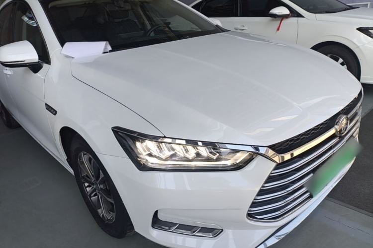 Used BYD Qin Pro New Energy 2019 DM Super Edition 1.5TI Automatic Smart Connect X-Trail Model China VI Standard Front Right 45 Deg