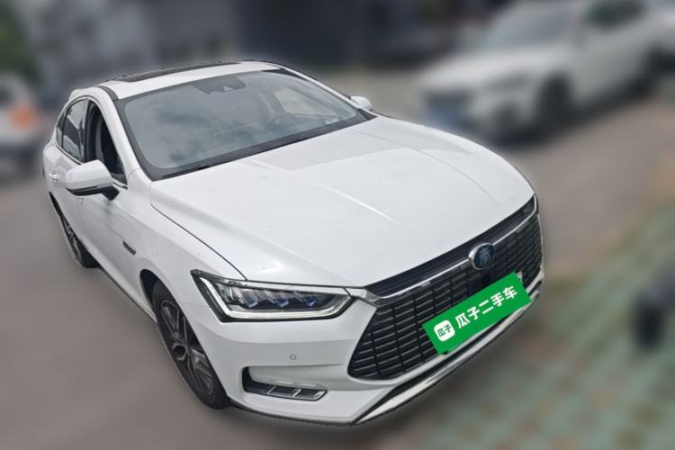 Used BYD Qin Pro New Energy 2019 EV Super Edition High-Power Smart Connect Luxurious Model Front Right 45 Deg