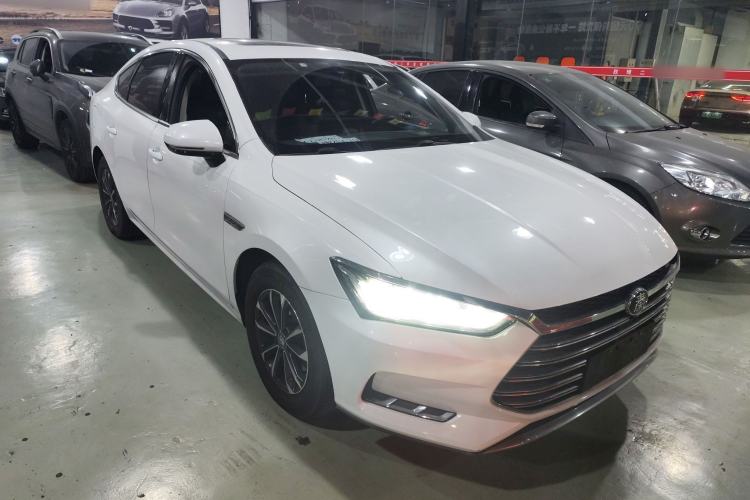 Used BYD Qin Pro New Energy 2019 DM Super Edition 1.5TI Automatic Smart Connect X-Trail Model China VI Standard Front Right 45 Deg