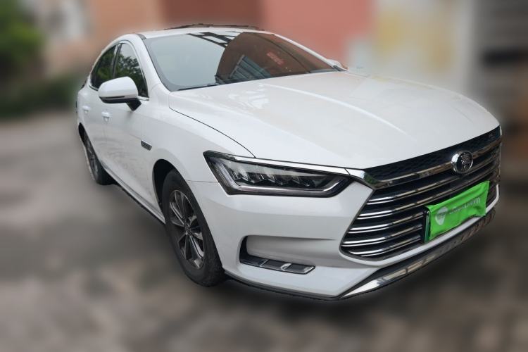 Used BYD Qin Pro New Energy 2019 DM Super Edition 1.5TI Automatic Smart Connect X-Trail Model China VI Standard Front Right 45 Deg