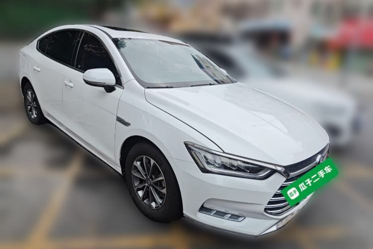 Used BYD Qin Pro New Energy 2019 DM Super Edition 1.5TI Automatic Smart Connect X-Trail Model China VI Standard Front Right 45 Deg