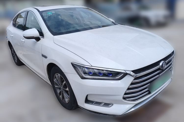 Used BYD Qin Pro New Energy 2019 DM Super Edition 1.5TI Automatic Smart Connect X-Trail Model China VI Standard Front Right 45 Deg