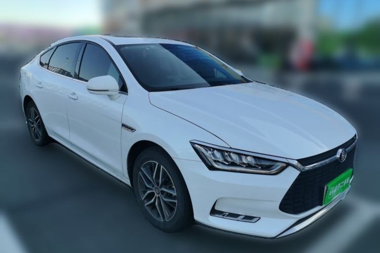 Used BYD Qin Pro New Energy 2019 EV Super Edition Standard Version Smart Connect Leading Style Front Right 45 Deg