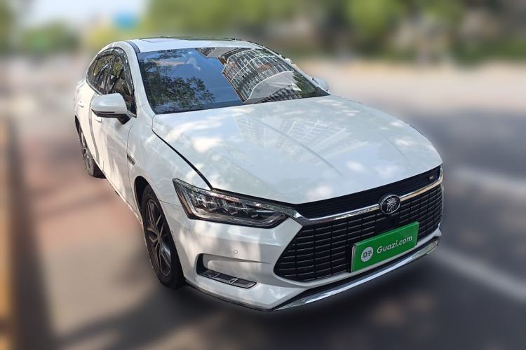 Used BYD Qin Pro New Energy 2019 EV Super Edition High-Power Long-Range Smart-Connected Cutting-Edge Model Front Right 45 Deg
