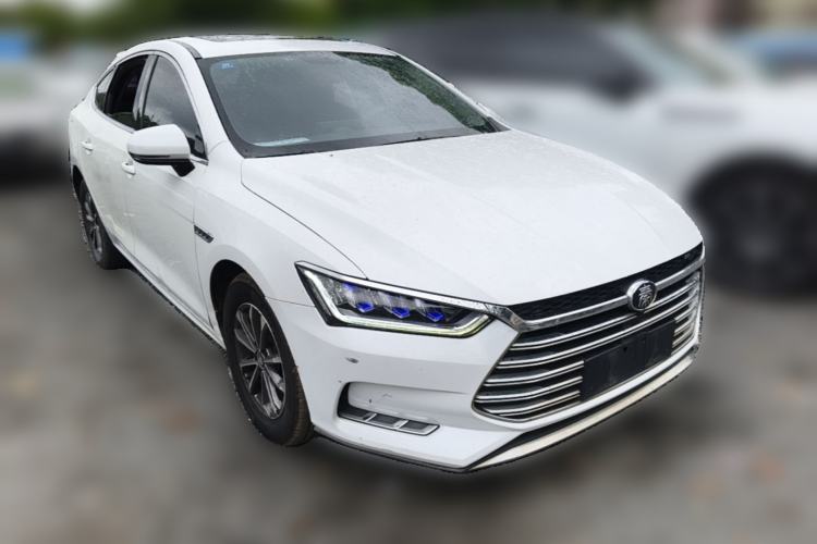 Used BYD Qin Pro New Energy 2019 DM Super Edition 1.5TI Automatic Smart Connect X-Trail Model China VI Standard Front Right 45 Deg