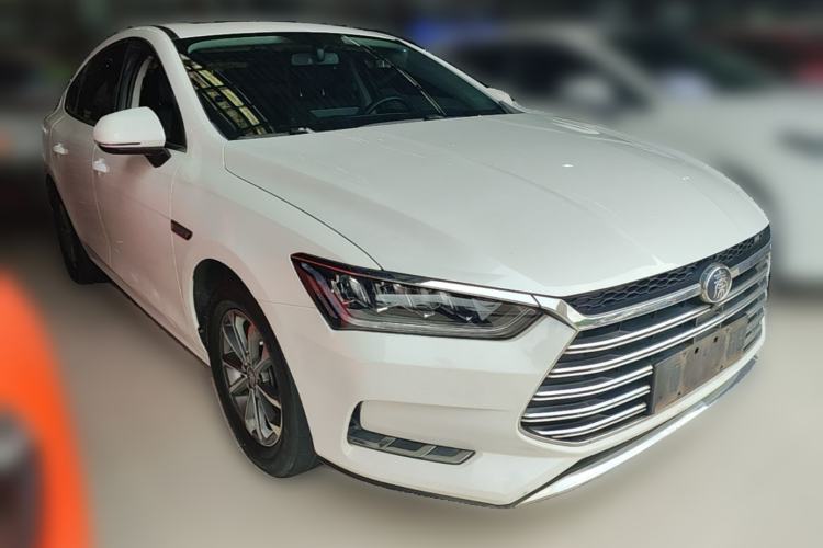 Used BYD Qin Pro New Energy 2019 DM Super Edition 1.5TI Automatic Smart Connect X-Trail Model China VI Standard Front Right 45 Deg