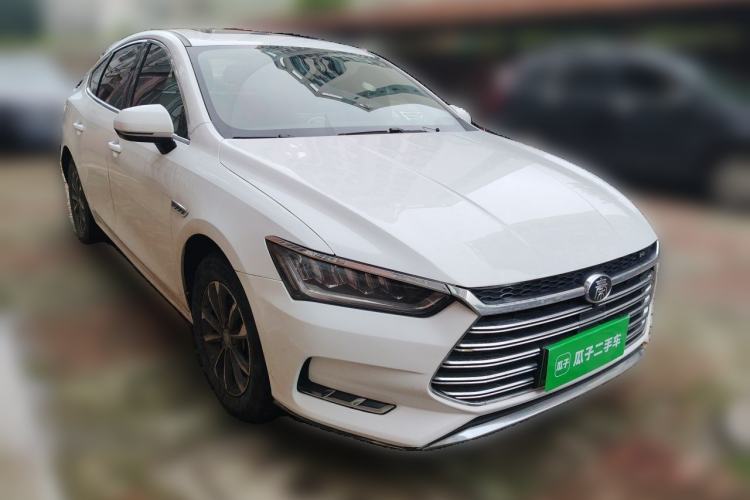 Used BYD Qin Pro New Energy 2019 DM Super Edition 1.5TI Automatic Smart Connect X-Trail Model China VI Standard Front Right 45 Deg