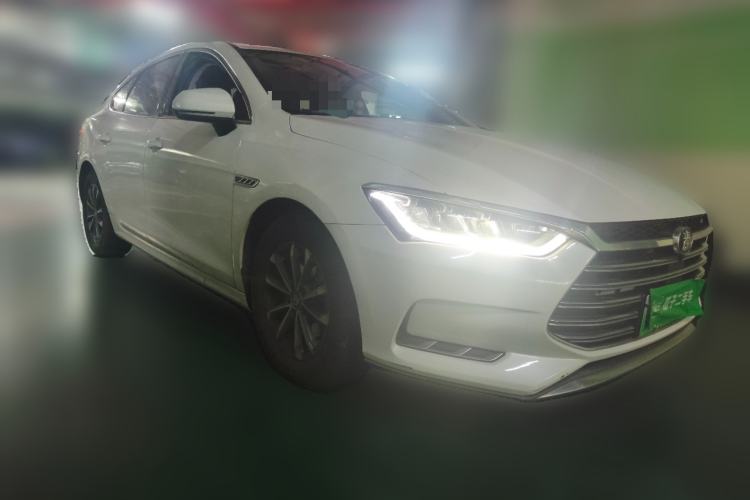 Used BYD Qin Pro New Energy 2019 DM Super Edition 1.5TI Automatic Smart Connect X-Trail Model China VI Standard Front Right 45 Deg