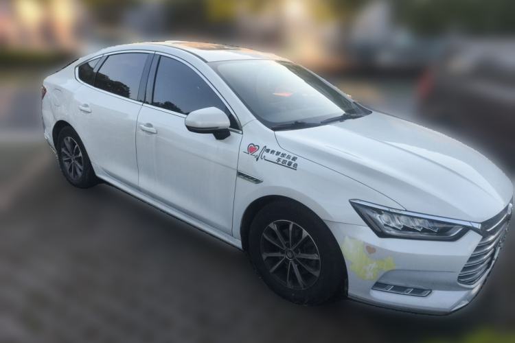 Used BYD Qin Pro New Energy 2019 DM Super Edition 1.5TI Automatic Smart Connect X-Trail Model China VI Standard Front Right 45 Deg