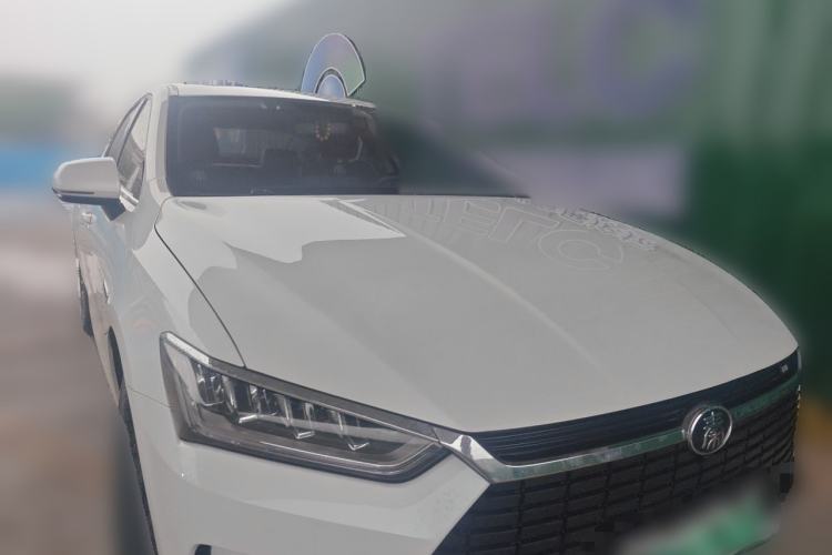 Used BYD Qin Pro New Energy 2019 EV Super Edition Standard Version Smart Connect Leading Style Front Right 45 Deg