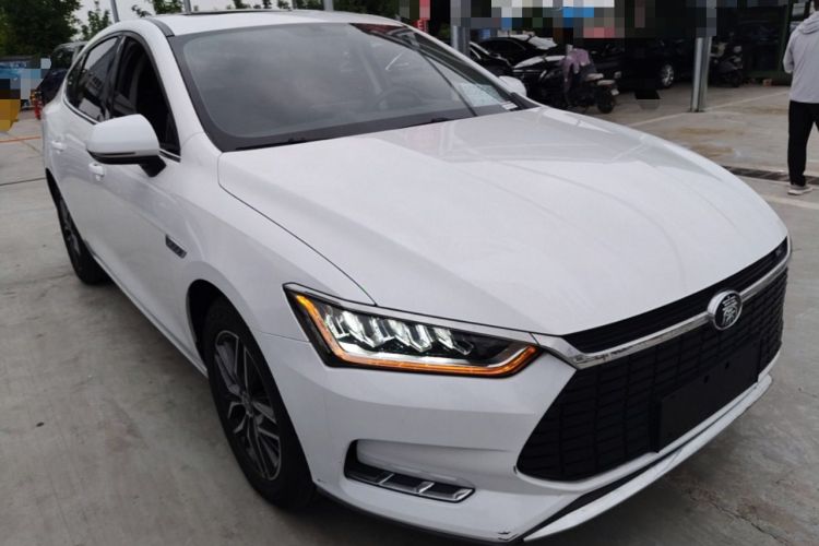 Used BYD Qin Pro New Energy 2019 EV Super Edition Standard Version Smart Connect Leading Style Front Right 45 Deg