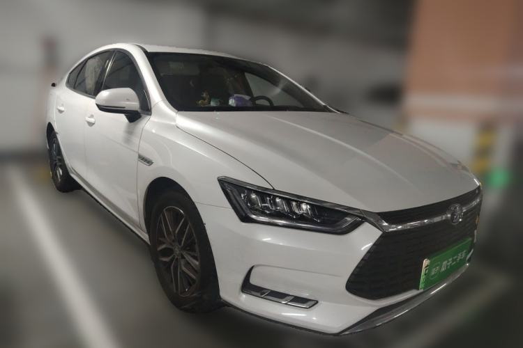 Used BYD Qin Pro New Energy 2019 EV Super Edition Standard Version Smart Connect Leading Style Front Right 45 Deg