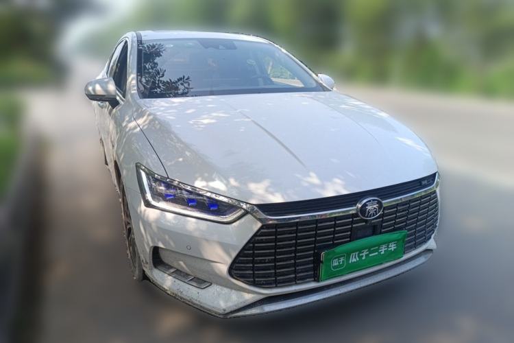 Used BYD Qin Pro New Energy 2019 EV Super Edition High-Power Smart Connect Luxurious Model Front Right 45 Deg