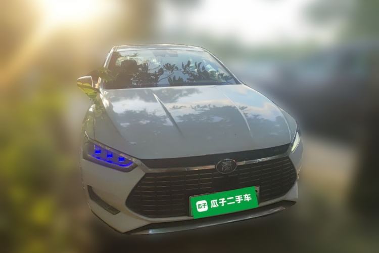 Used BYD Qin Pro New Energy 2019 EV Super Edition High-Power Smart Connect Luxurious Model Front Right 45 Deg