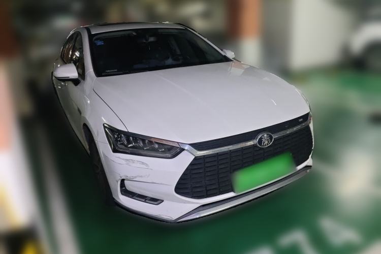 Used BYD Qin Pro New Energy 2019 EV Super Edition Standard Version Smart Connect Leading Style Front Right 45 Deg