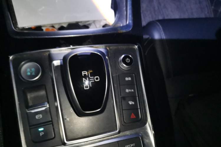 Used BYD Qin Pro New Energy 2019 EV Super Edition High-Power Long-Range Smart-Connected Cutting-Edge Model Gear Lever