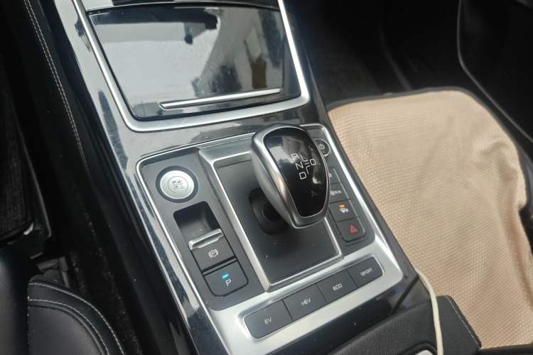 Used BYD Qin Pro New Energy 2019 DM Super Edition 1.5TI Automatic Smart Connect Prestige Model China VI Standard Gear Lever