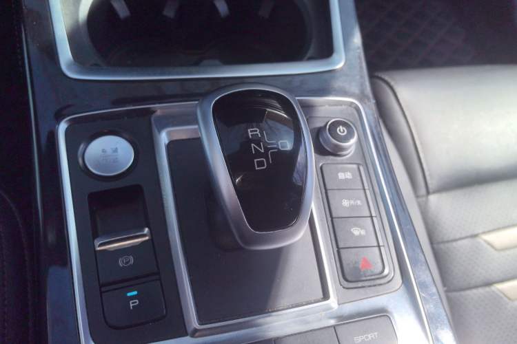 Used BYD Qin Pro New Energy 2019 DM Super Edition 1.5TI Automatic Smart Connect X-Trail Model China VI Standard Gear Lever