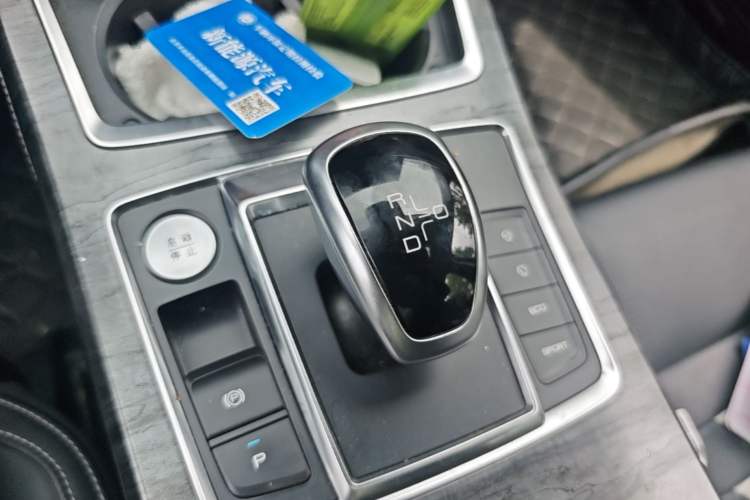 Used BYD Qin Pro New Energy 2019 EV Super Edition High-Power Smart Connect Luxurious Model Gear Lever