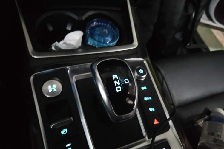 Used BYD Qin Pro New Energy 2019 EV Super Edition High-Power Smart Connect Luxurious Model Gear Lever