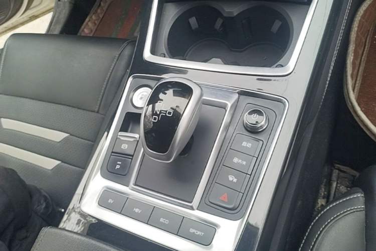 Used BYD Qin Pro New Energy 2019 DM Super Edition 1.5TI Automatic Smart Connect Prestige Model China VI Standard Gear Lever