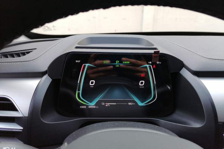 Used BYD Qin Pro New Energy 2019 EV Super Edition Standard Version Smart Connect Leading Style Instrument Cluster