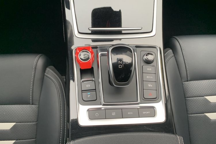 Used BYD Qin Pro New Energy 2019 EV Super Edition High-Power Long-Range Smart-Connected Cutting-Edge Model Interior 12