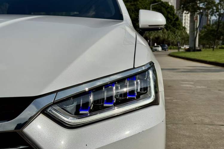 Used BYD Qin Pro New Energy 2019 DM Super Edition 1.5TI Automatic Smart Connect X-Trail Model China VI Standard Left Front Headlight