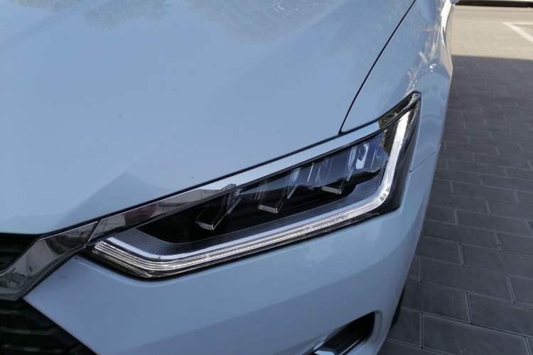 Used BYD Qin Pro New Energy 2019 EV Super Edition Standard Version Smart Connect Leading Style Left Front Headlight