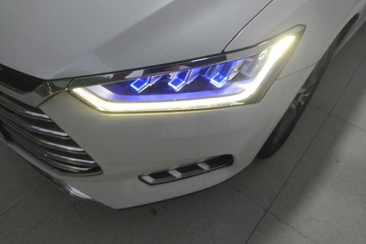 Used BYD Qin Pro New Energy 2019 DM Super Edition 1.5TI Automatic Smart Connect Speedy Model China VI Standard Left Front Headlight