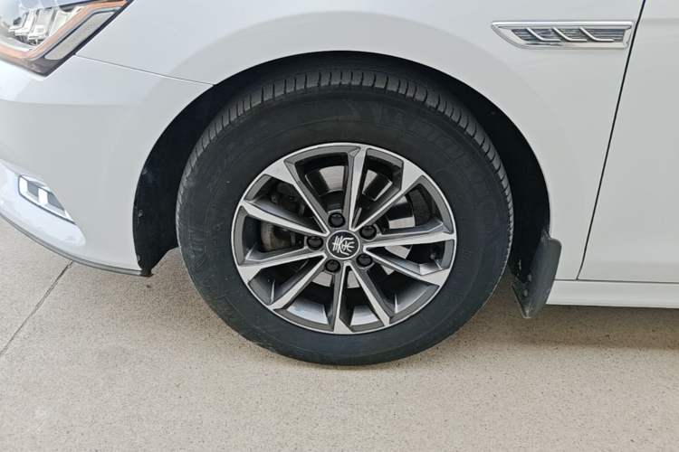 Used BYD Qin Pro New Energy 2019 DM Super Edition 1.5TI Automatic Smart Connect X-Trail Model China VI Standard Left Front Wheel Hub