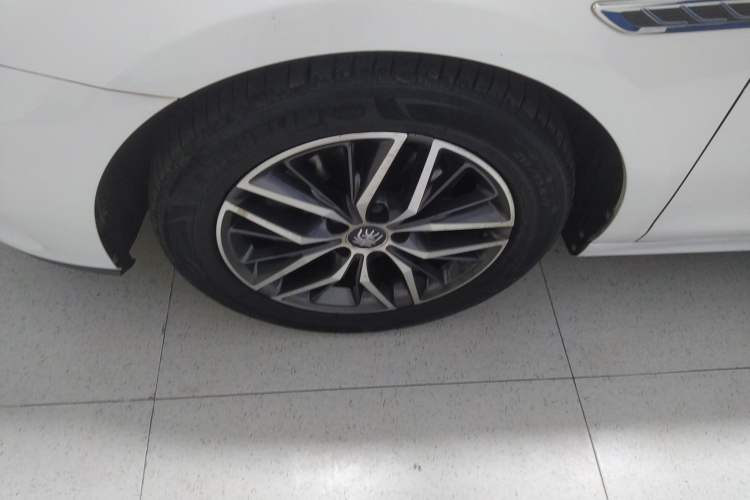 Used BYD Qin Pro New Energy 2019 DM Super Edition 1.5TI Automatic Smart Connect Speedy Model China VI Standard Left Front Wheel Hub
